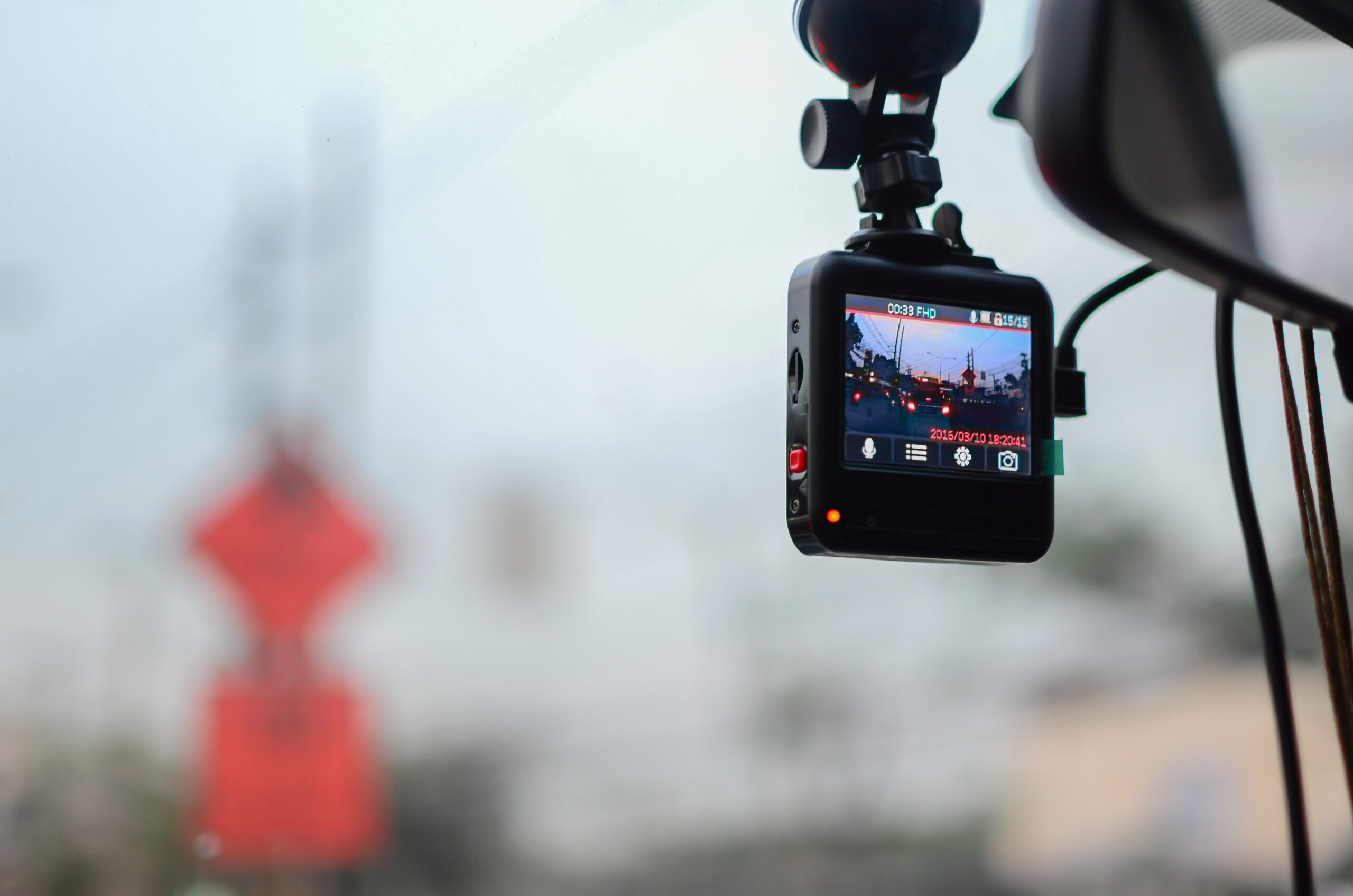 In What Ways Can Dashcam Footage Impact the Outcome of Semi-Truck Accident Claims?